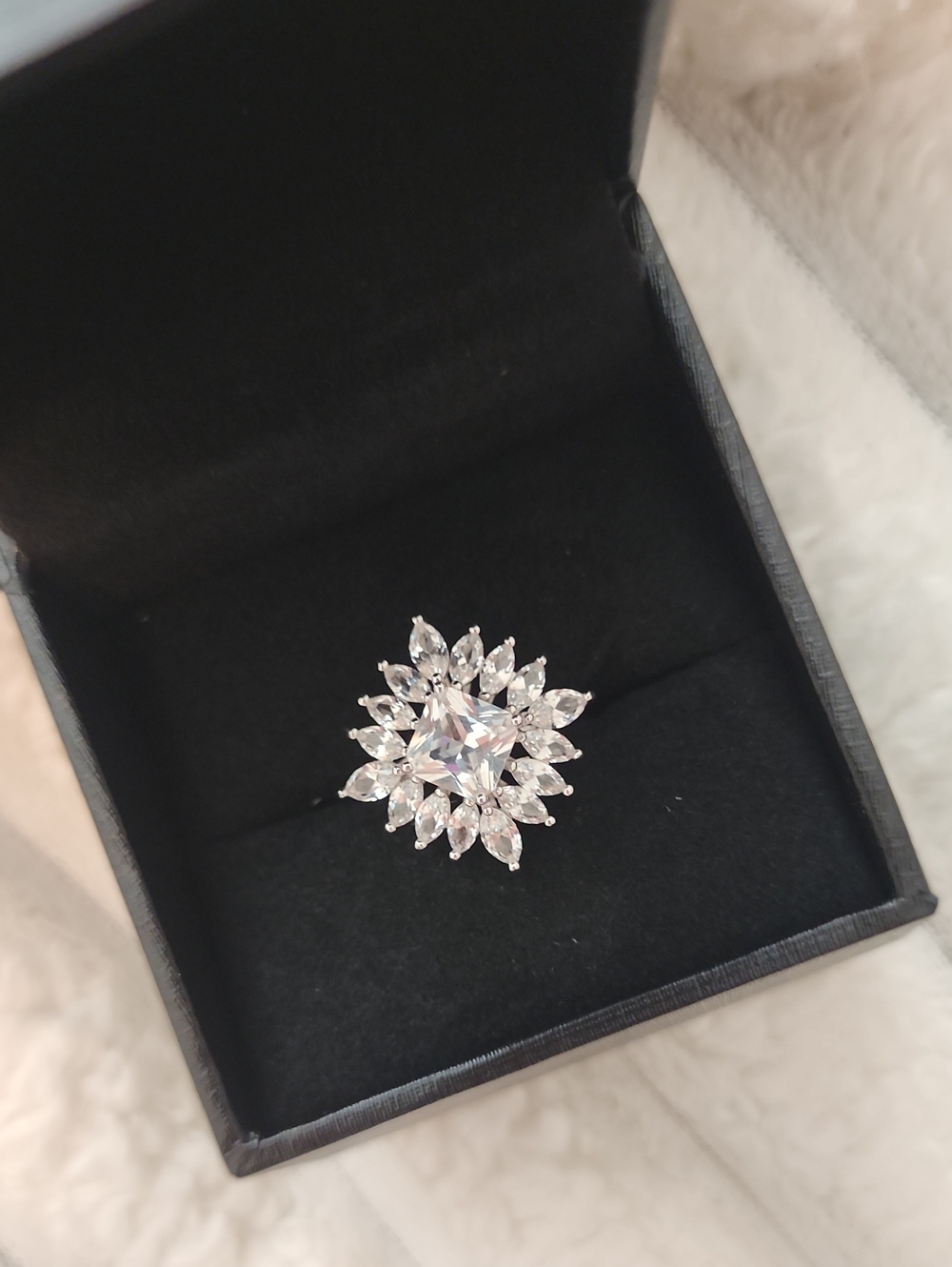 NIB Sterling Silver White CZ  Statement Ring With Princess Cut Solitaire